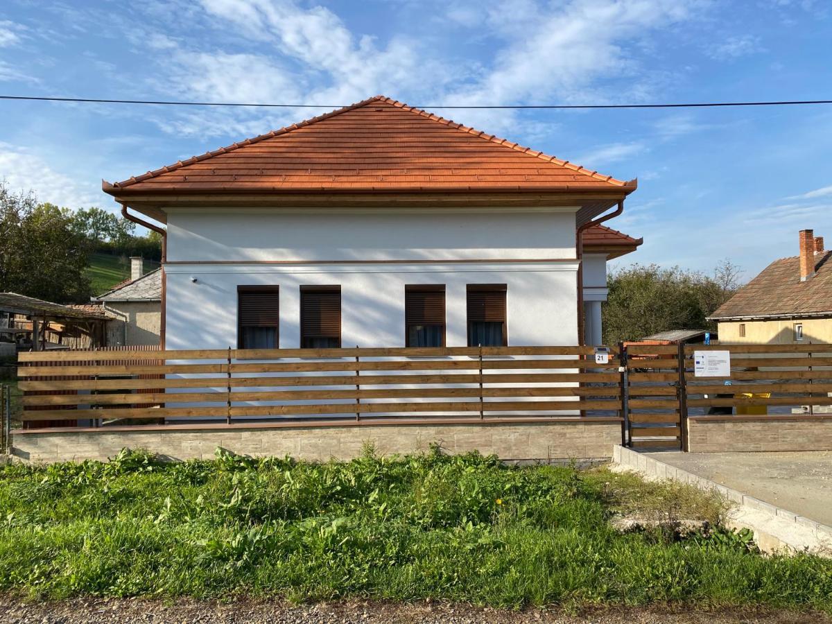 Lukács Vendégház Erdohorvati Esterno foto